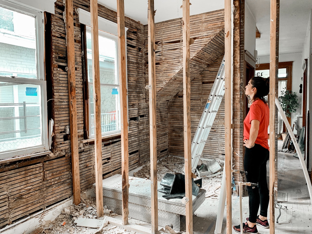 What are the stages of a renovation?